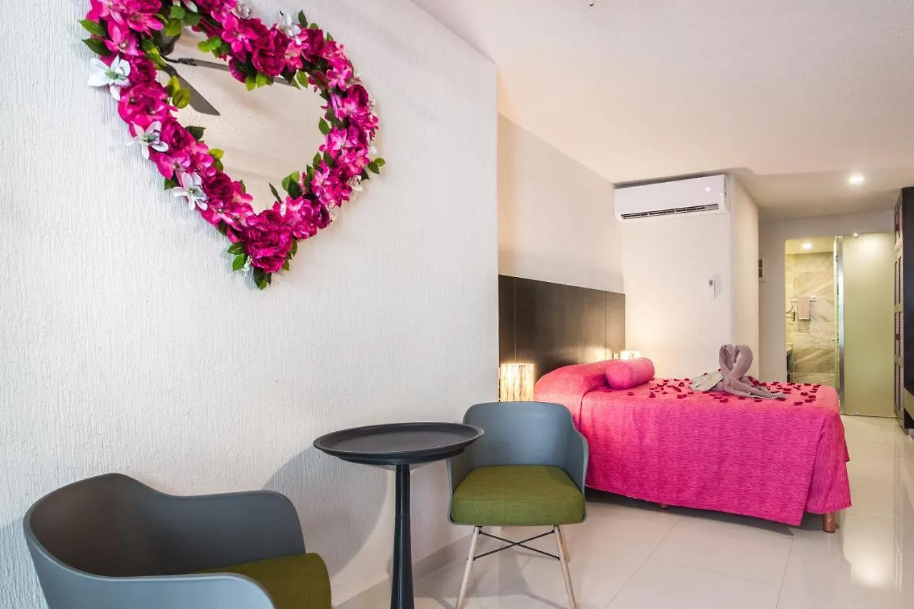 Suites Corazon Playa del Carmen Apartahotel
